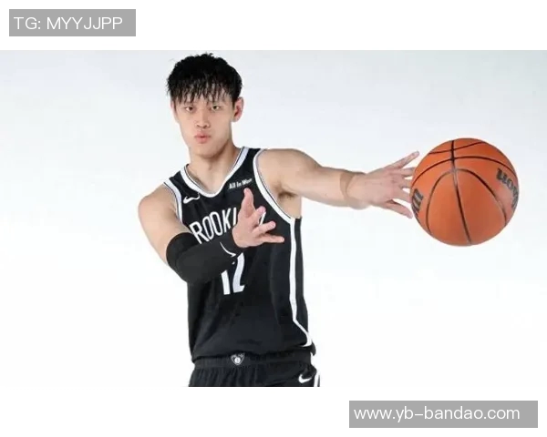 曾凡博防守失误贾里德巴特勒轻松突破上篮得分